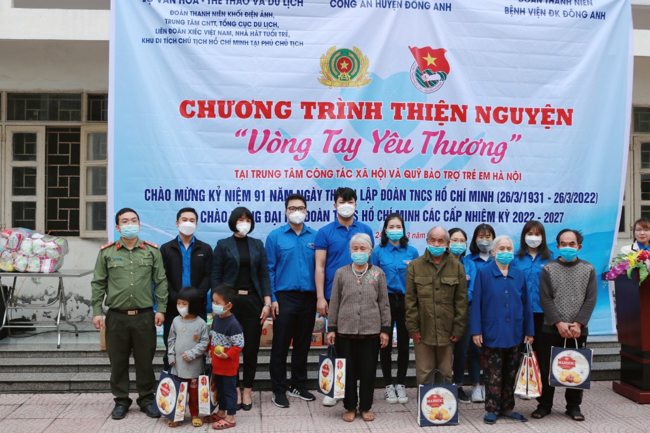 Phát huy tinh thần xung kích, nhân văn của tuổi trẻ Khối Điện ảnh với chương trình thiện nguyện “Vòng tay yêu thương”